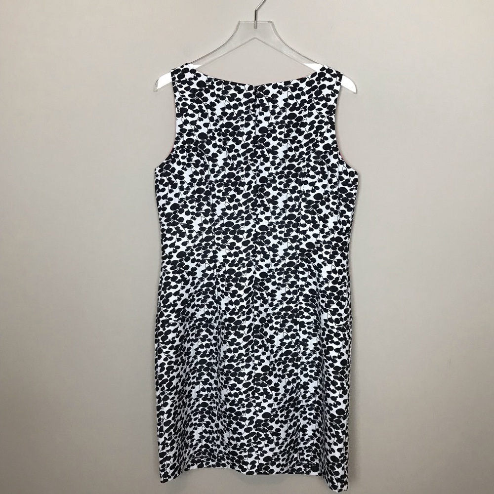 Black and White Floral Print Shift Dress